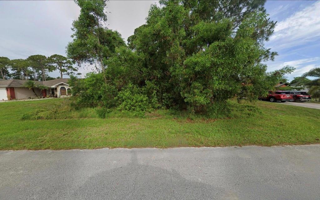 Photo of 552 NW Grenada Street, Port Saint Lucie, FL 34983 (MLS # TB8481491)