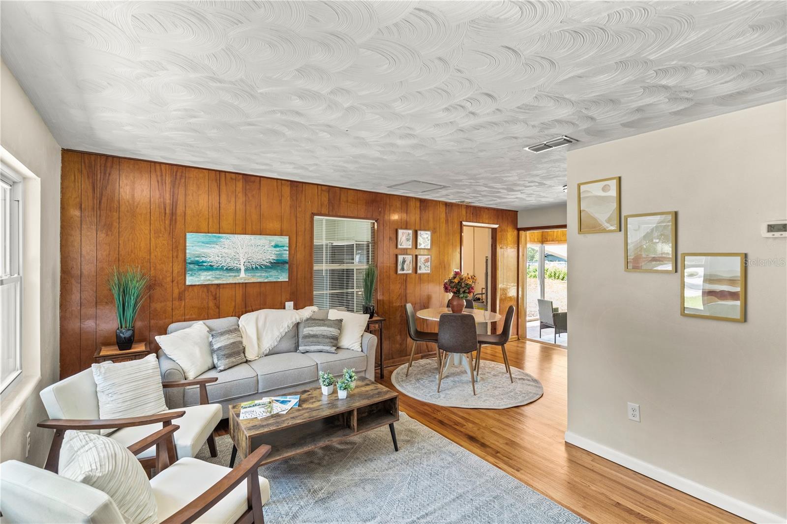 RAINBOW ACRES 01 - Residential Lease