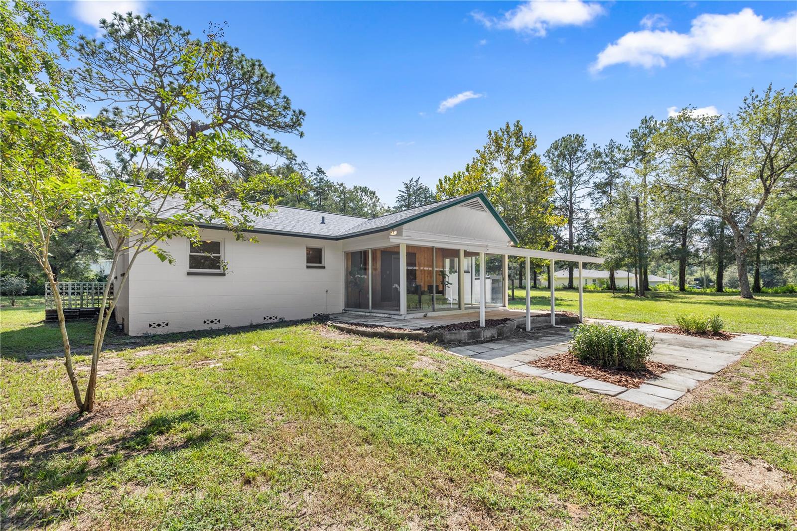 RAINBOW ACRES 01 - Residential Lease