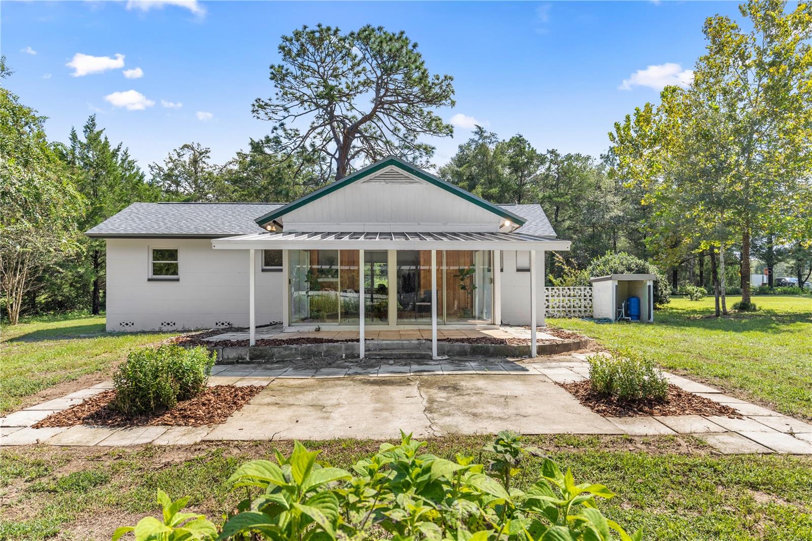 RAINBOW ACRES 01 - Residential Lease