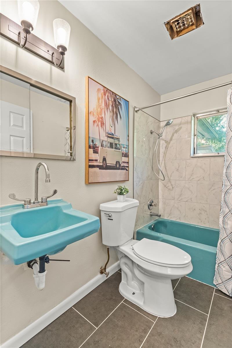 RAINBOW ACRES 01 - Residential Lease