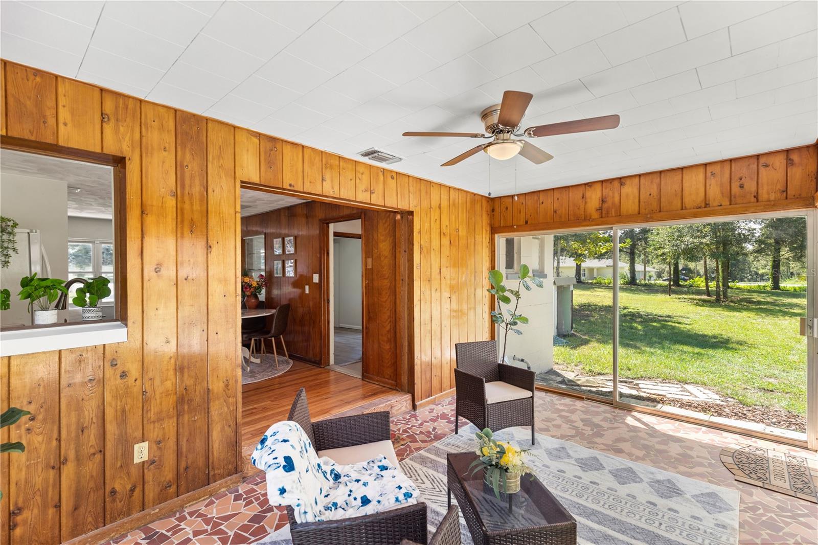 RAINBOW ACRES 01 - Residential Lease