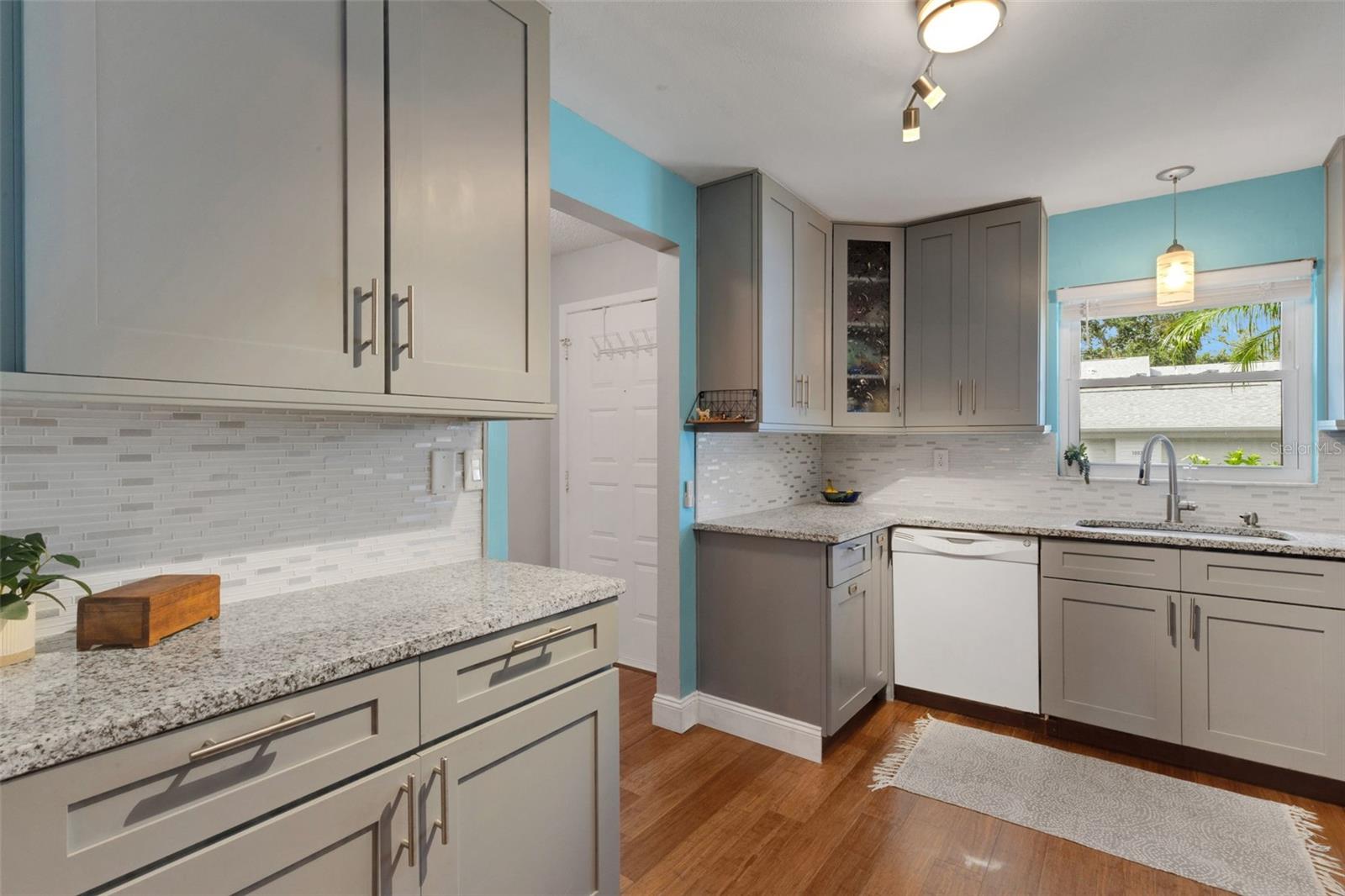 HIGHLAND LAKES - GREENVIEW VILLAS CONDO I - Residential