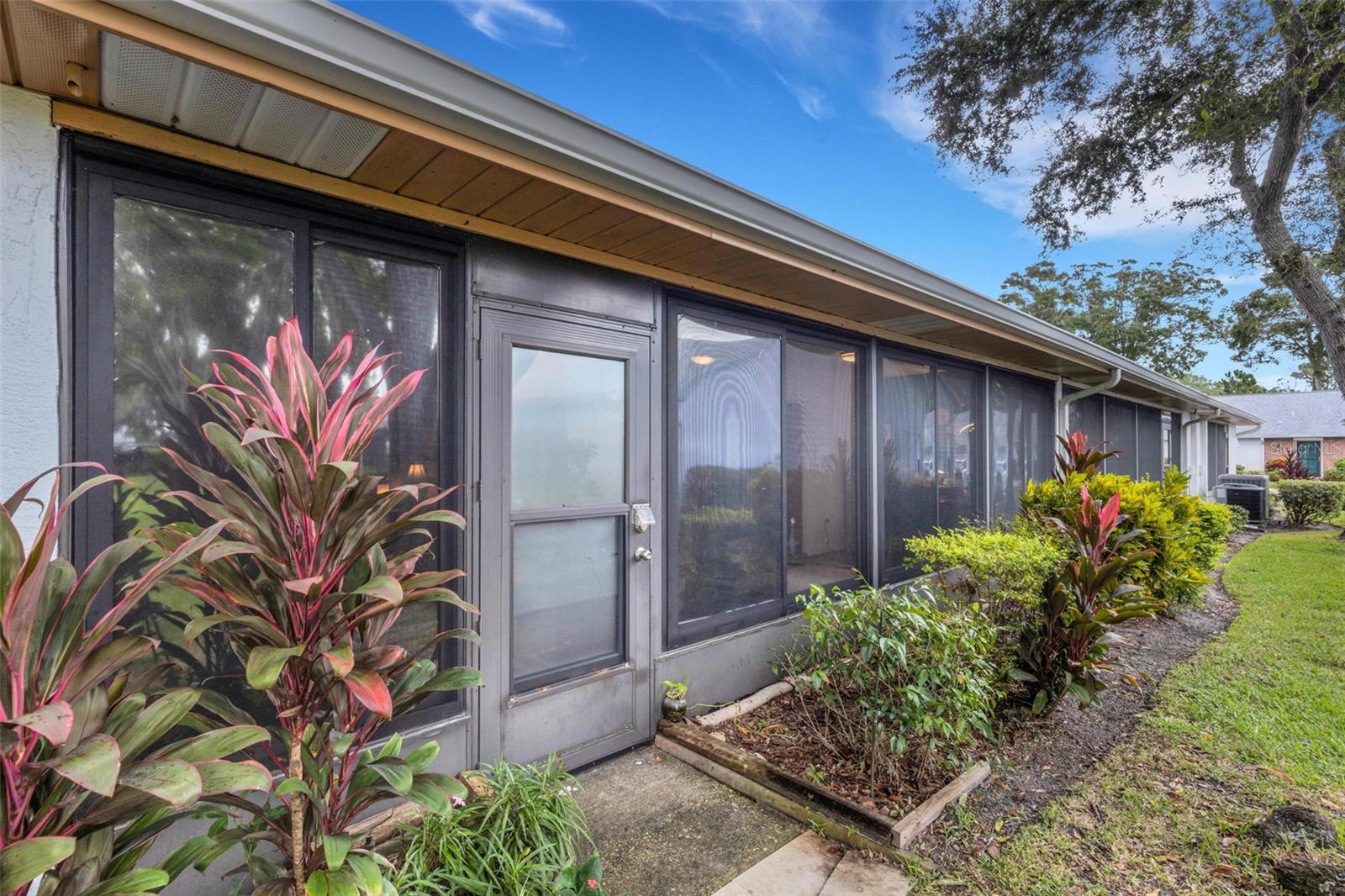 HIGHLAND LAKES - GREENVIEW VILLAS CONDO I - Residential