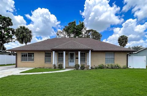 Photo of 7706 W Elm Street, Tampa, FL 33615 (MLS # TB8506929)