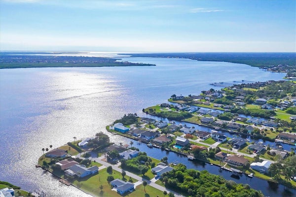 12411 COLE AVE, PORT CHARLOTTE, FL 33981 - Image 21f69e89934d2b8a982aad255141380e/3816980249