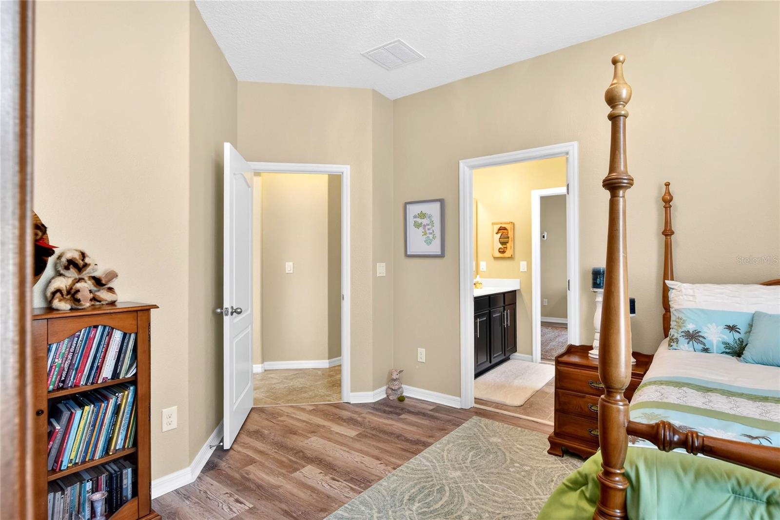 HAMPTON COVE - Residential