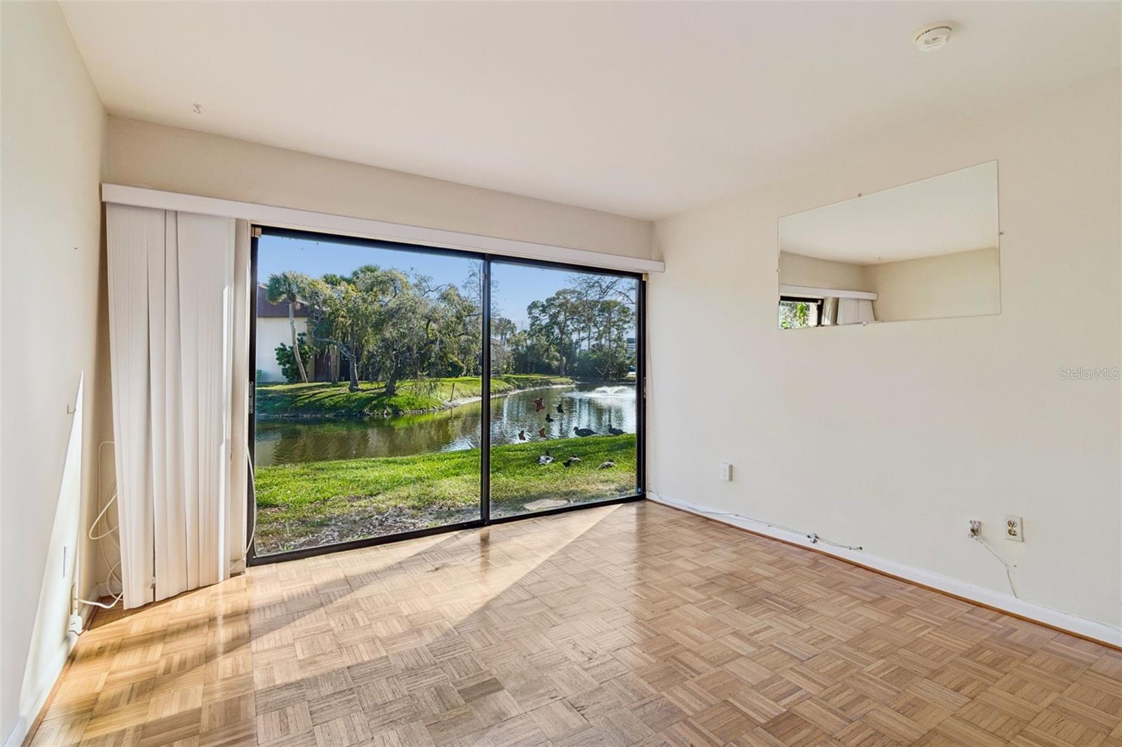 VILLAGE LAKE - Residential