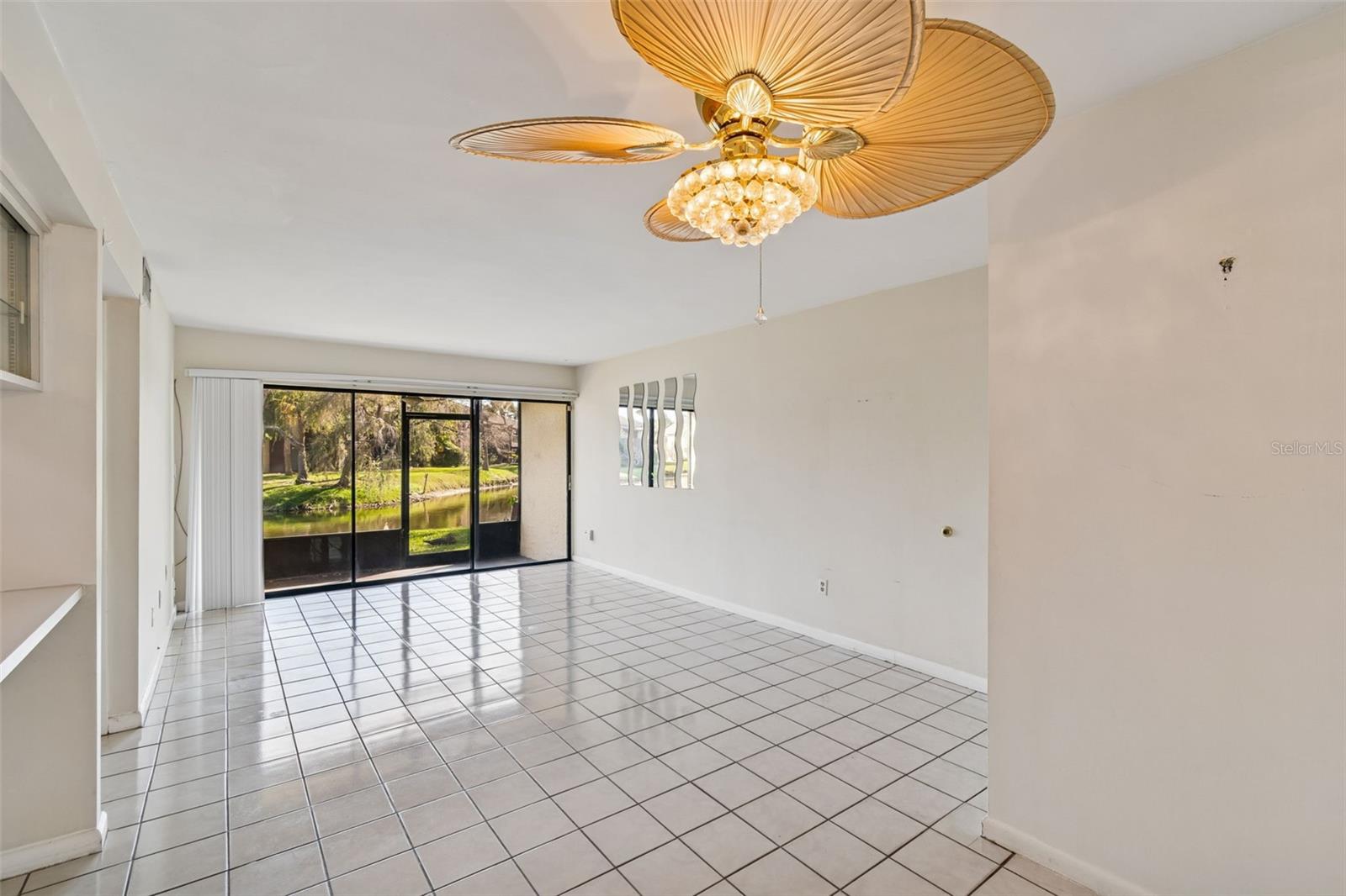 VILLAGE LAKE - Residential