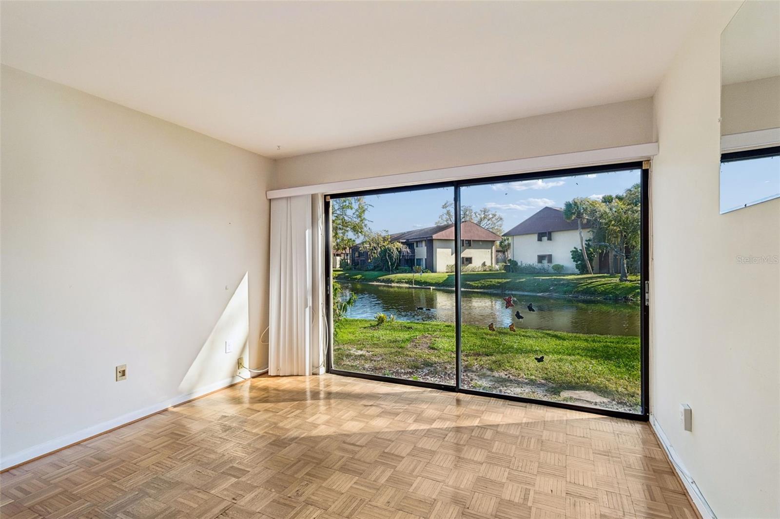 VILLAGE LAKE - Residential