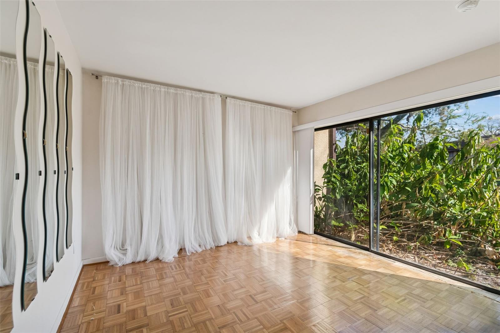 VILLAGE LAKE - Residential