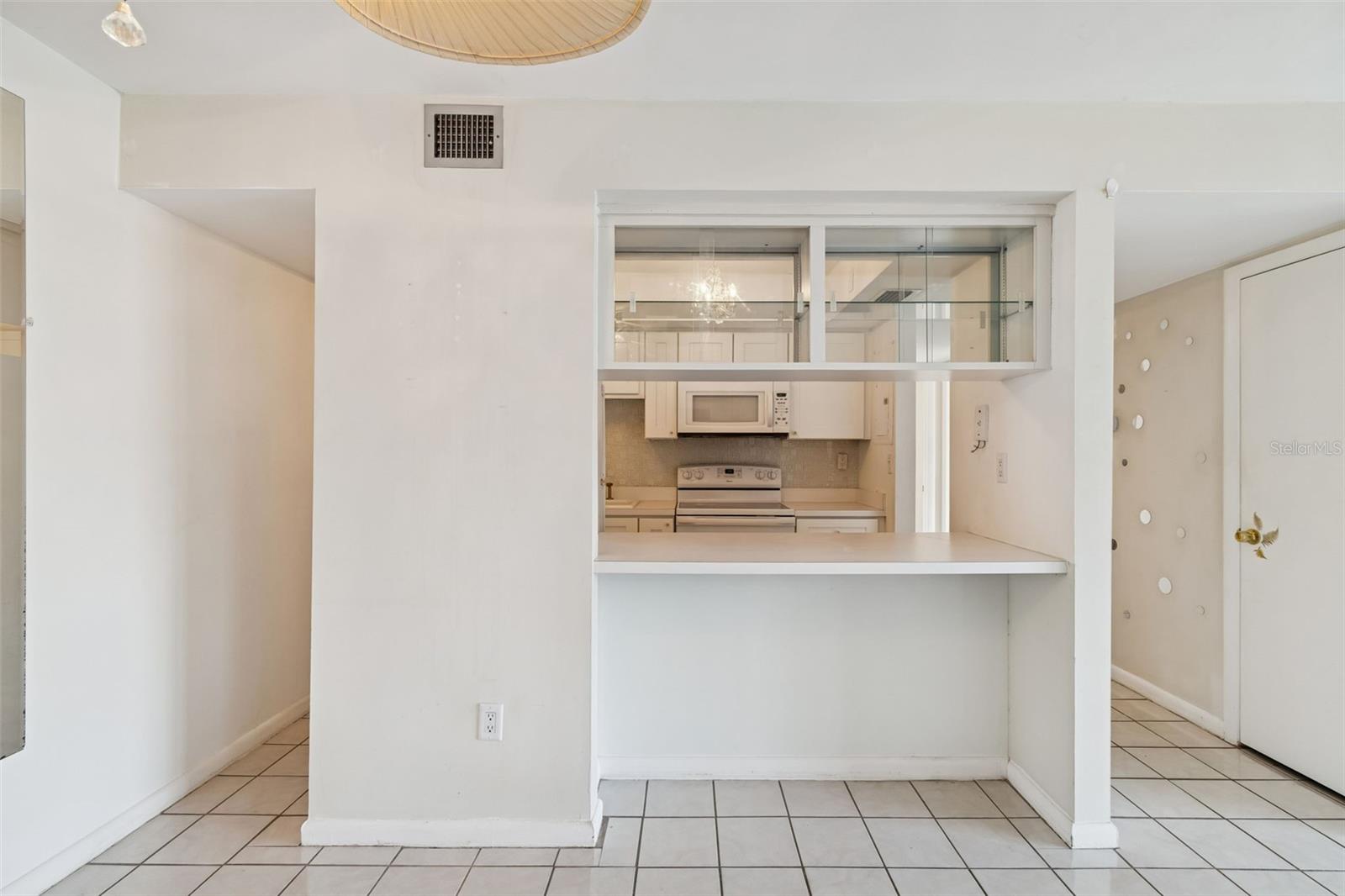 VILLAGE LAKE - Residential