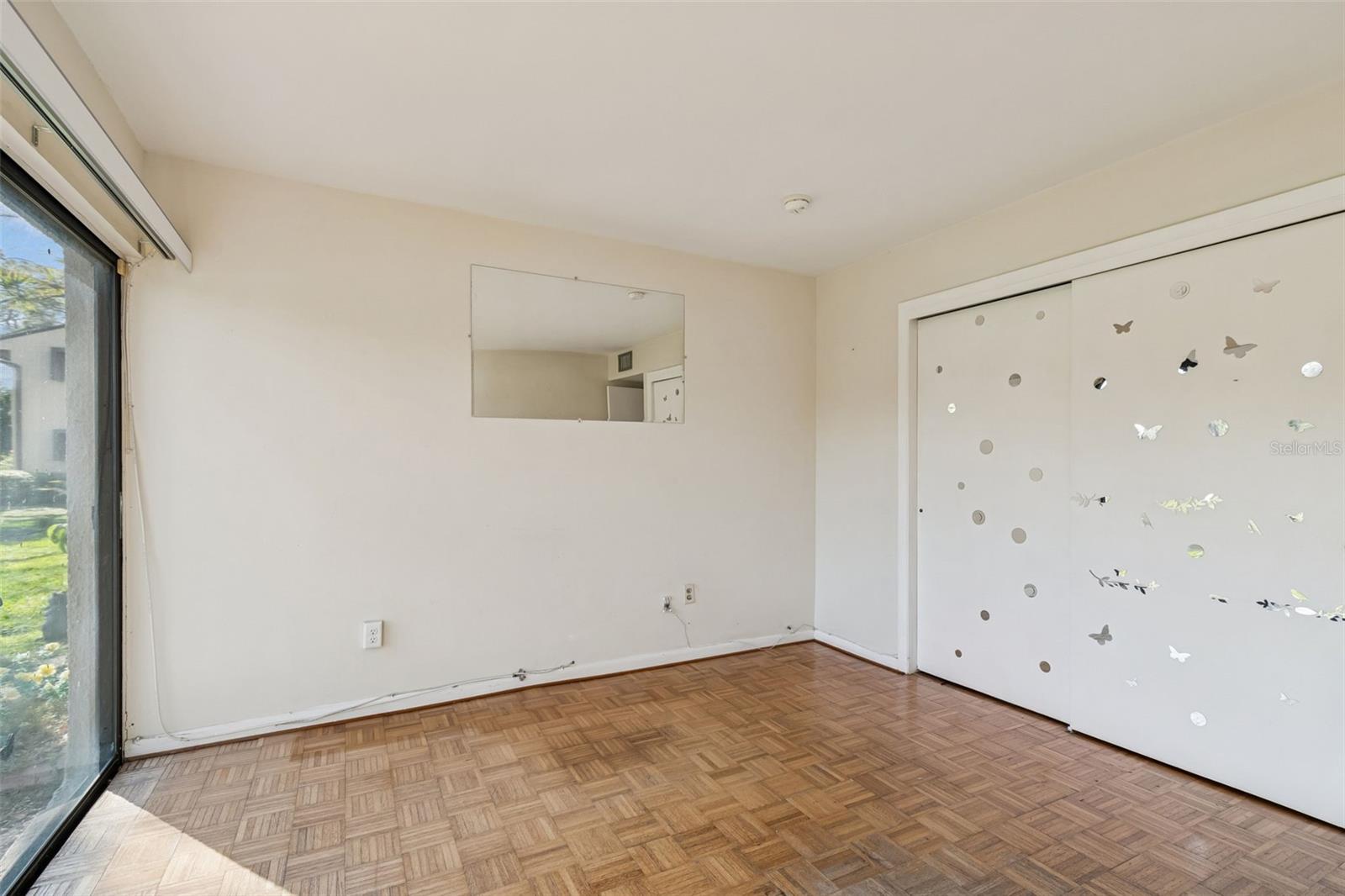 VILLAGE LAKE - Residential