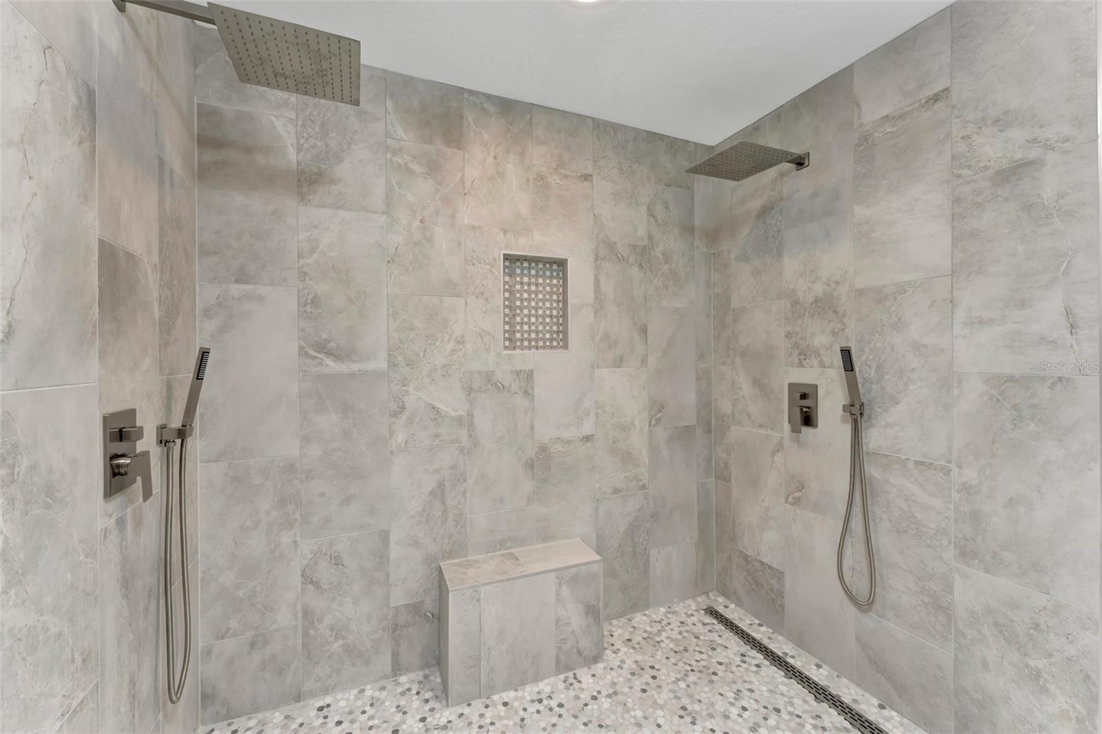 THE PALMS AT RIVIERA DUNES PH I - Residential Lease