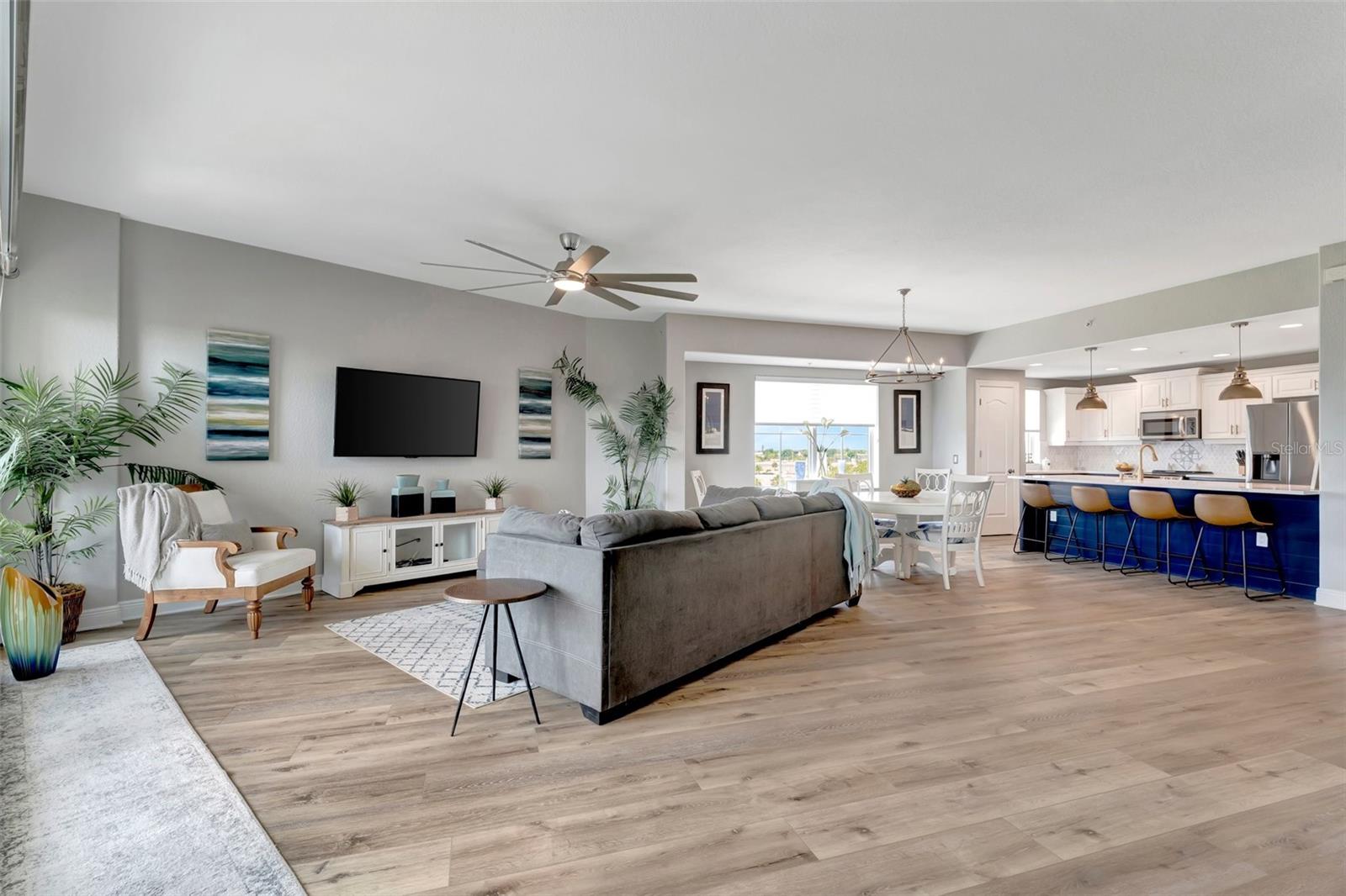 THE PALMS AT RIVIERA DUNES PH I - Residential Lease