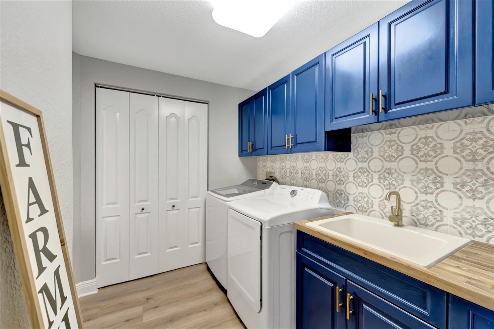 THE PALMS AT RIVIERA DUNES PH I - Residential Lease