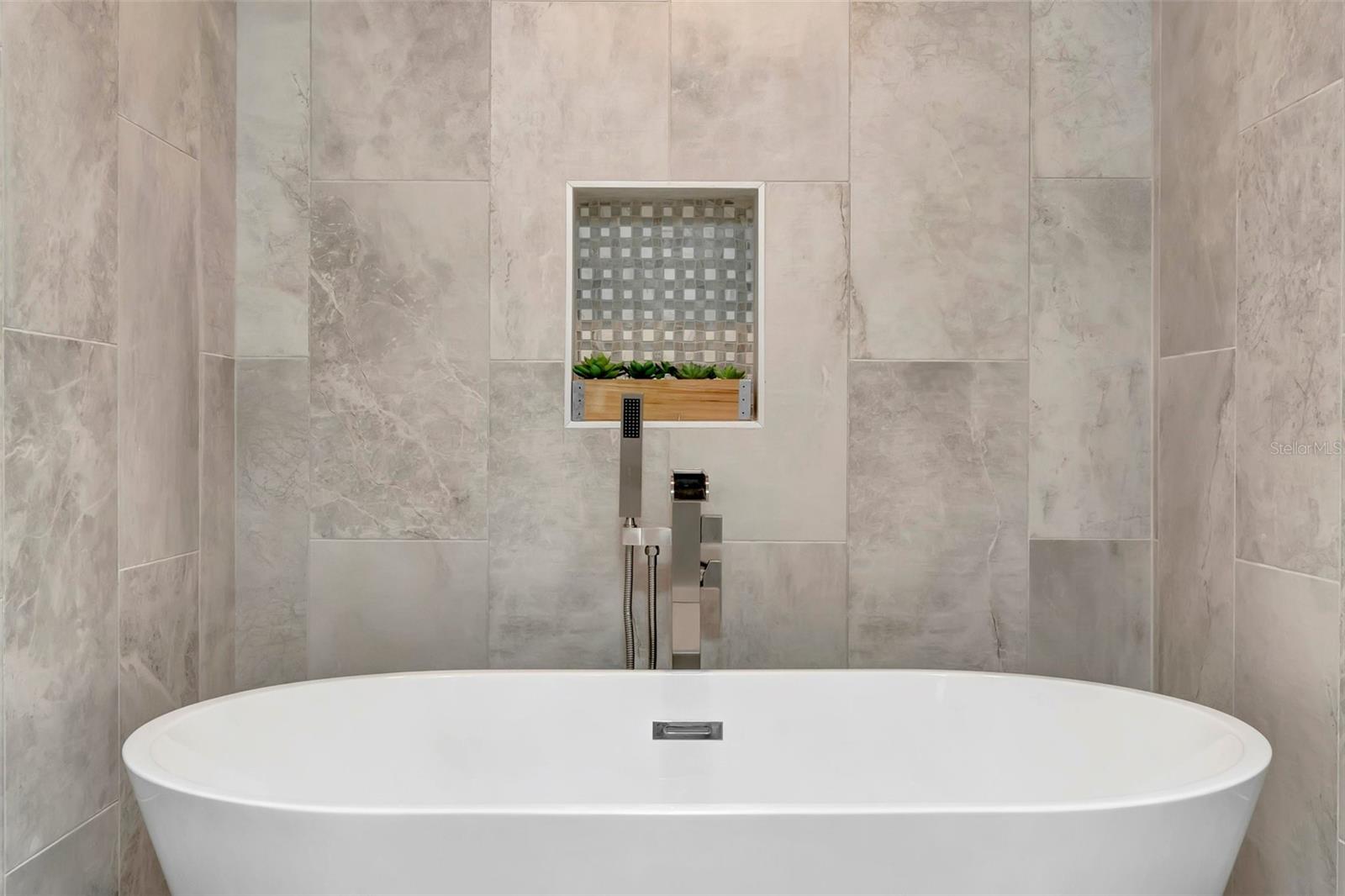 THE PALMS AT RIVIERA DUNES PH I - Residential Lease