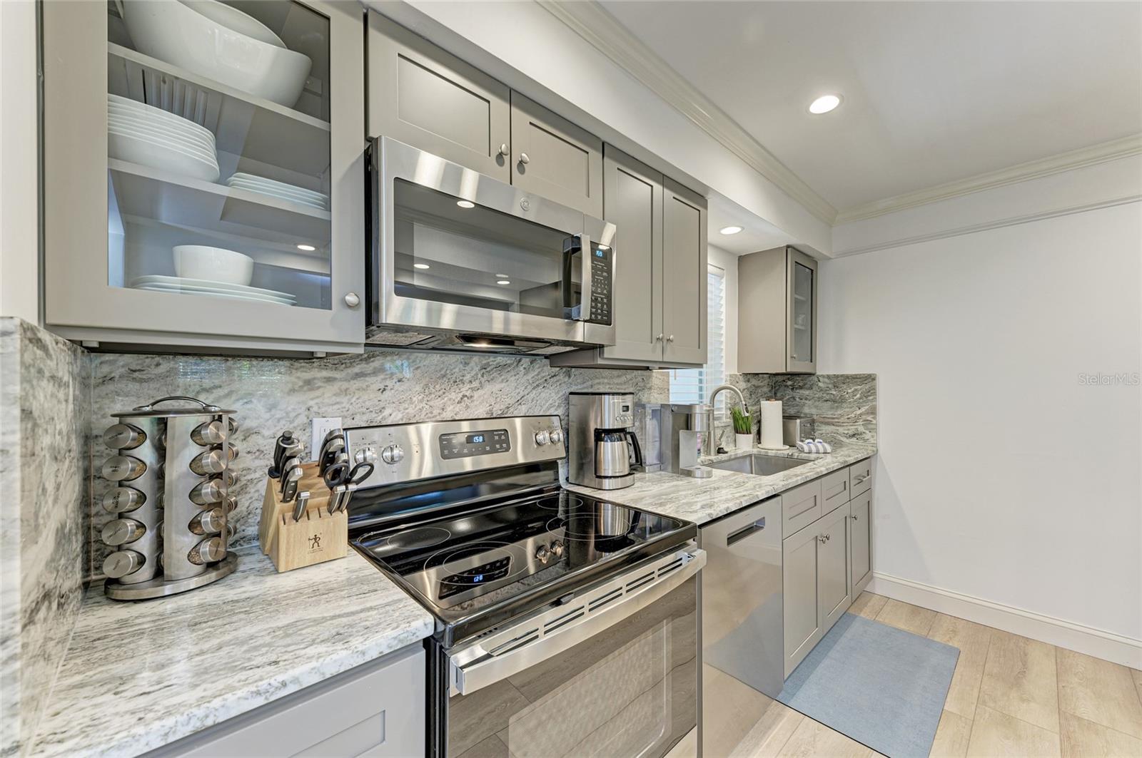 SEAGRAPE INN - Residential