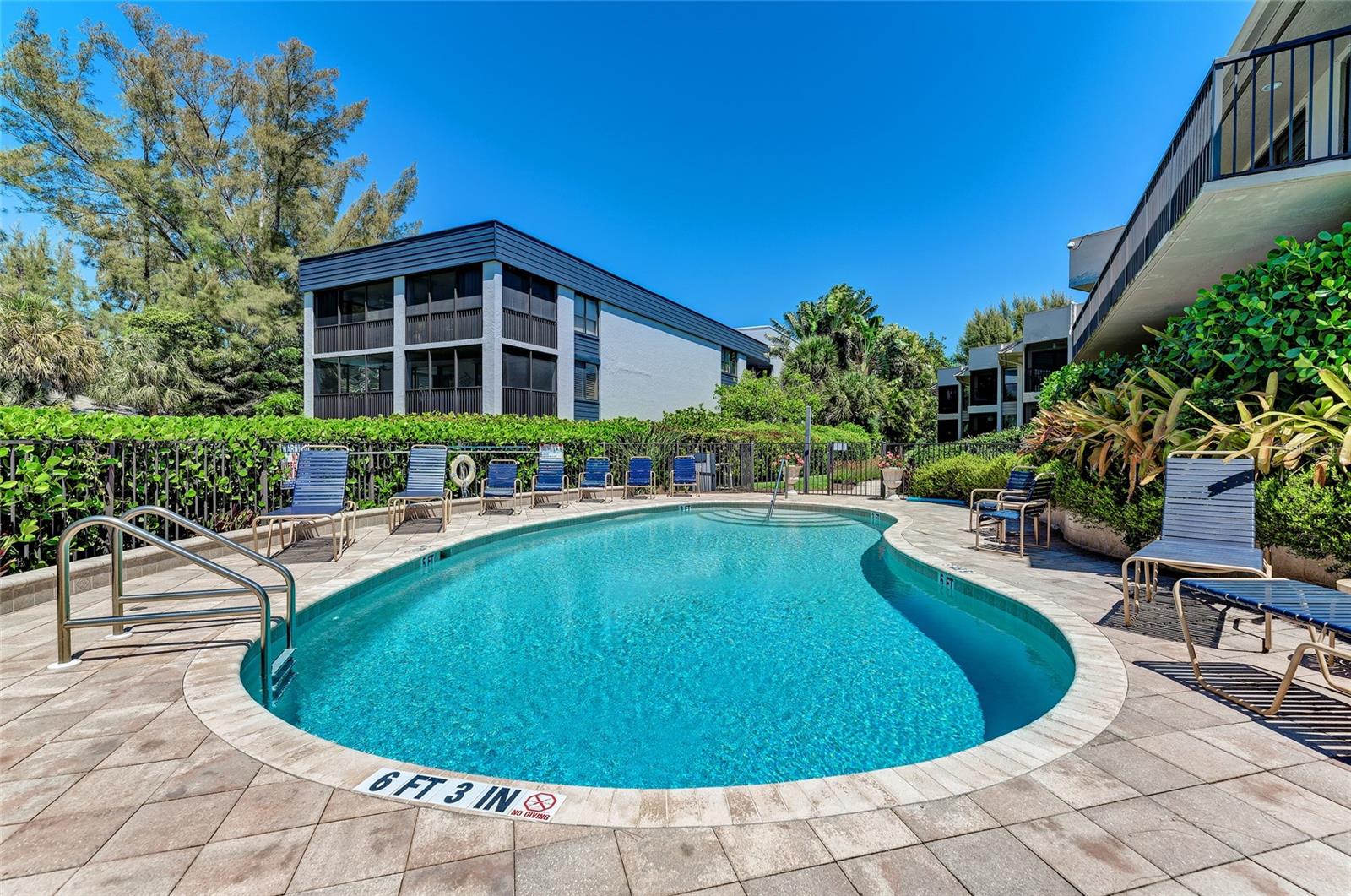 SEAGRAPE INN - Residential