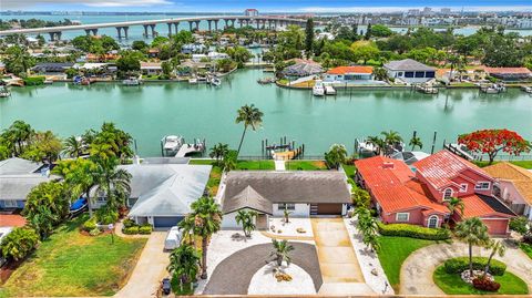 Single Family Residence in ST PETE BEACH FL 240 JULIA CIRCLE 6.jpg