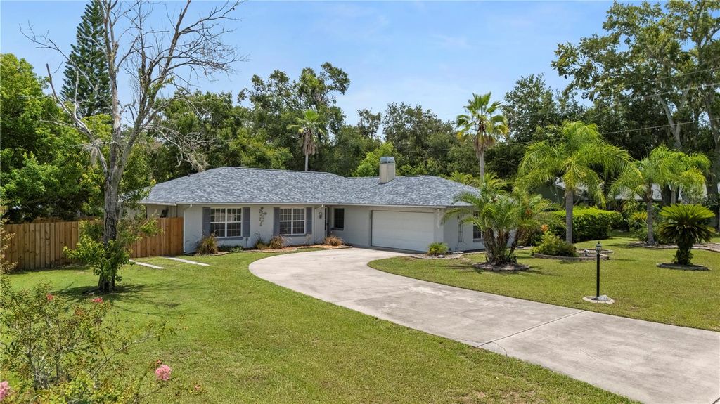 Photo of 1101 Black Knight Drive, Valrico, FL 33594 (MLS # TB8411894)