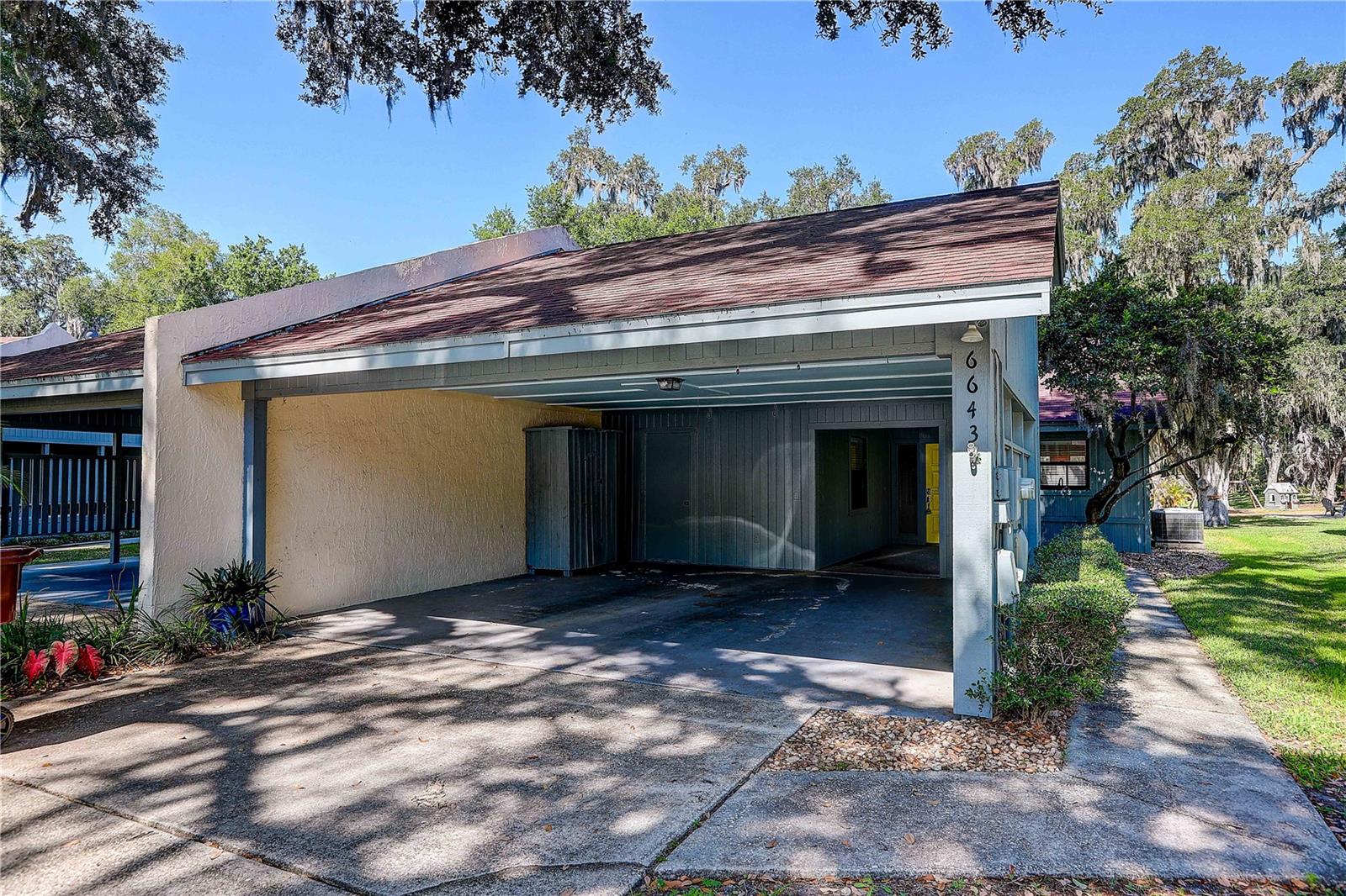 BLUFFS CHRISTINA 01 - Residential