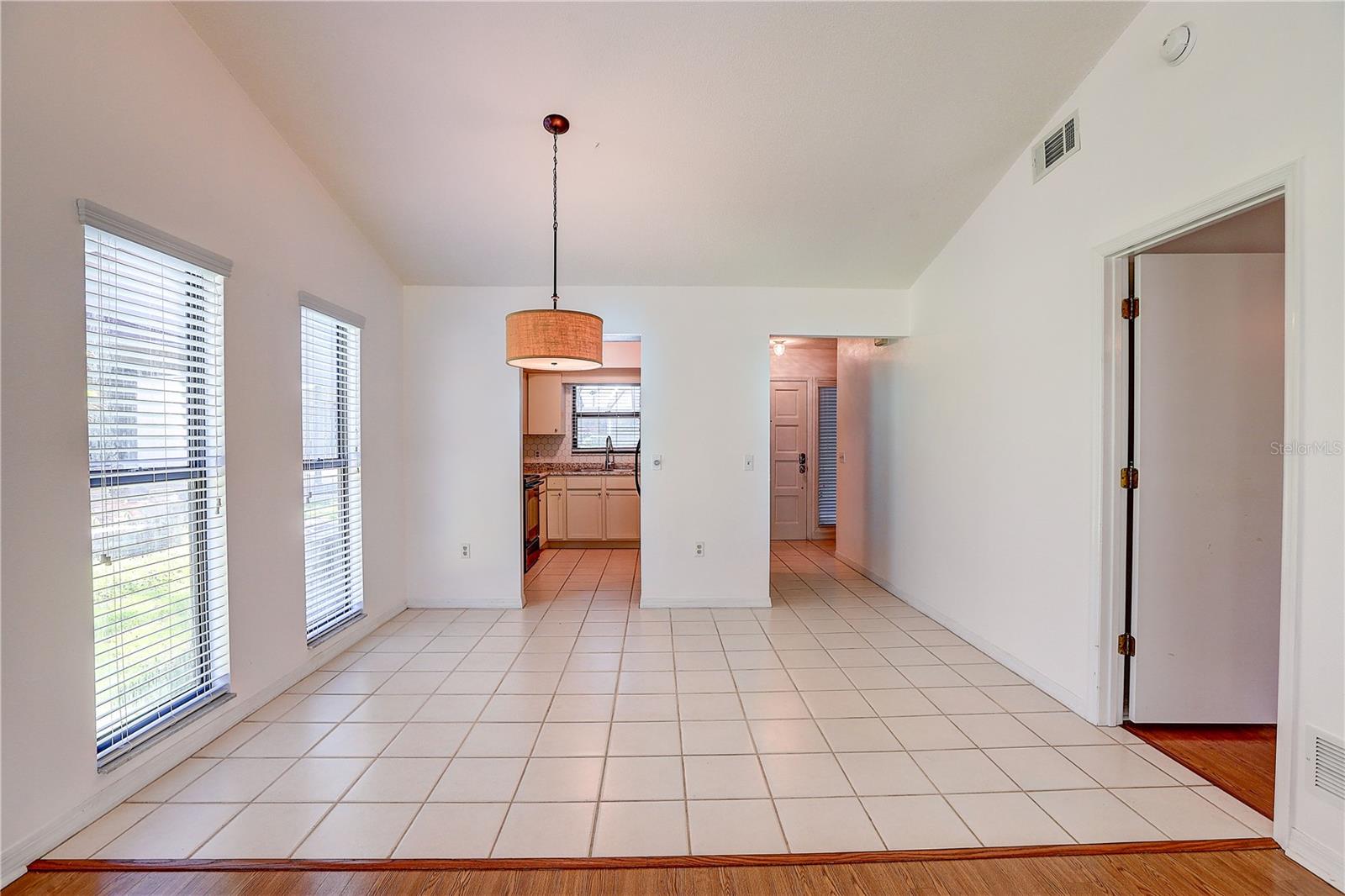 BLUFFS CHRISTINA 01 - Residential