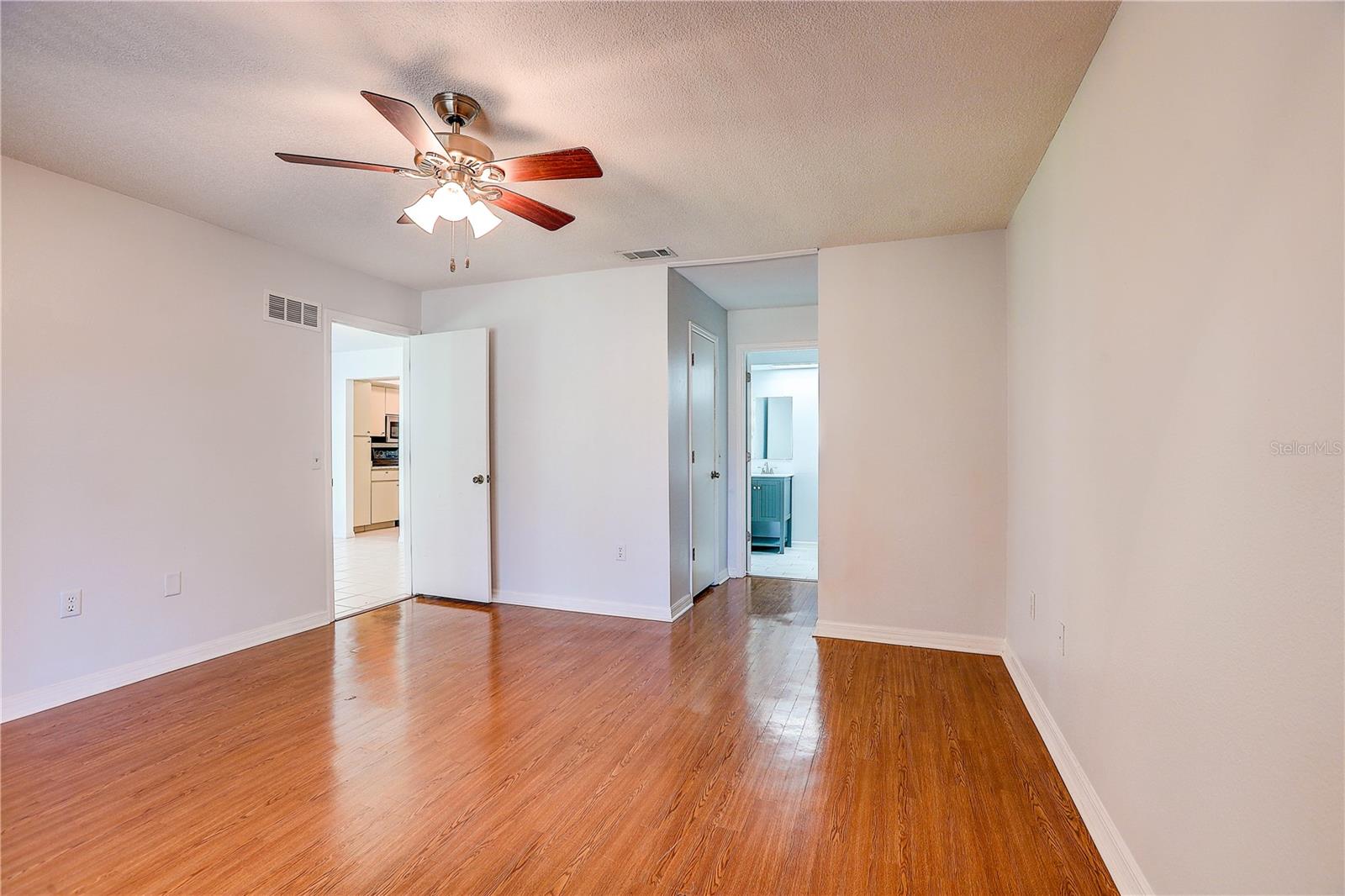 BLUFFS CHRISTINA 01 - Residential
