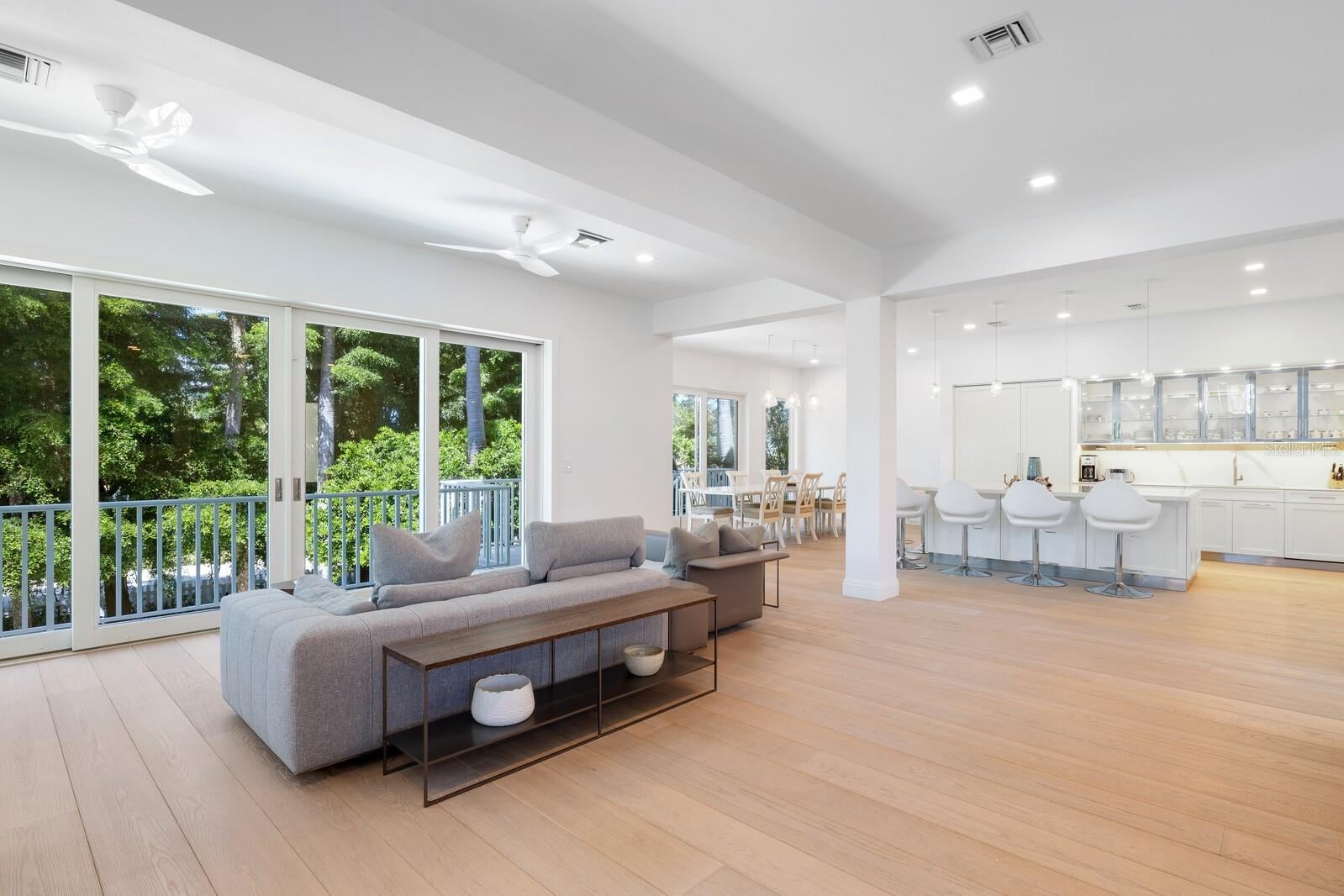 2021 20TH STREET W