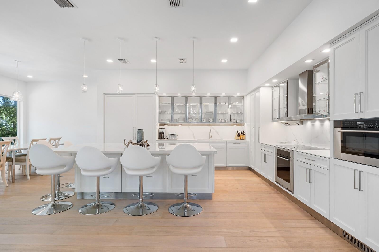 2021 20TH STREET W