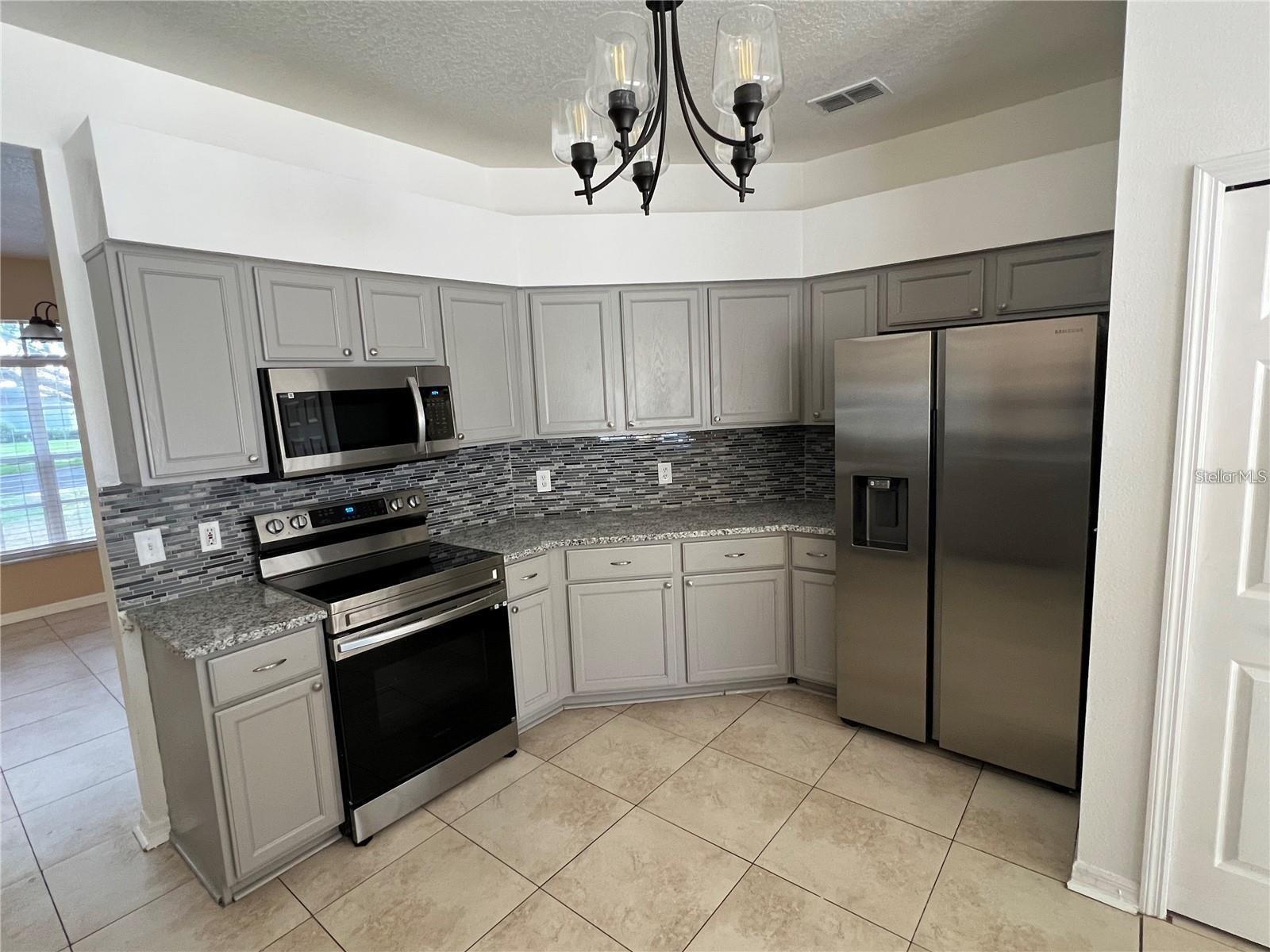 THE ESTATES AT WHITE TROUT LAK - Residential Lease