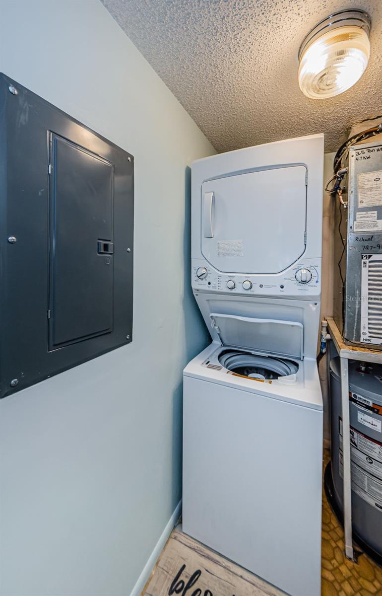 MEDITERRANEAN MANORS - Residential Lease