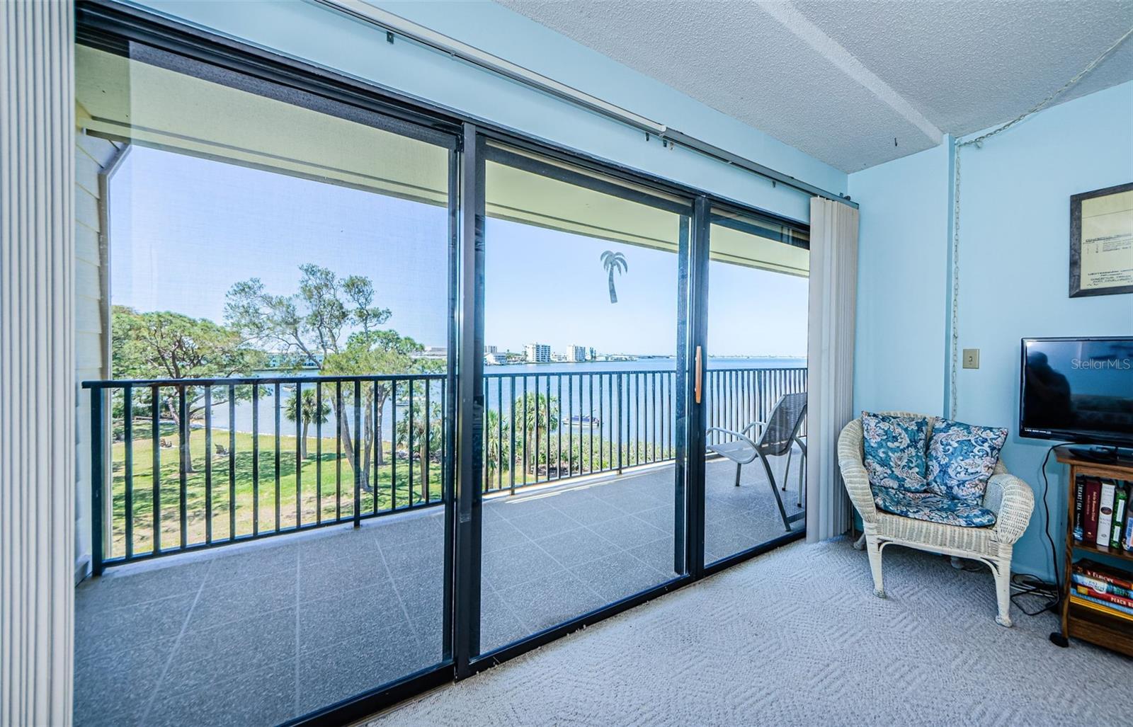 MEDITERRANEAN MANORS - Residential Lease