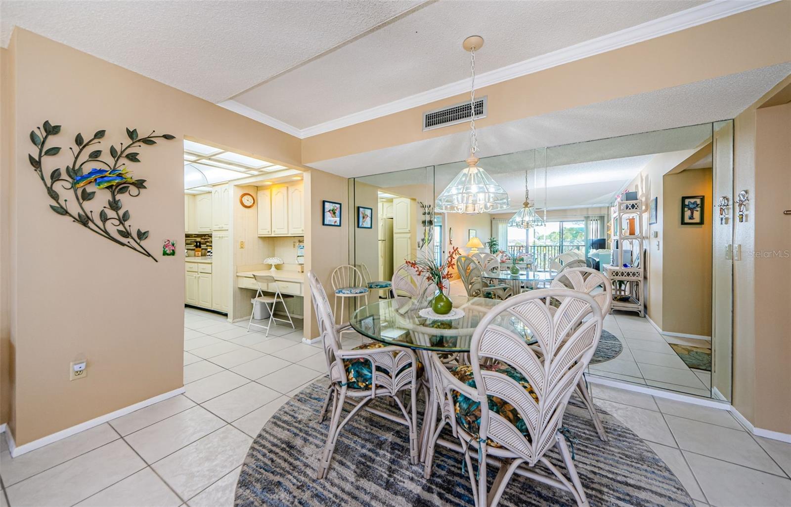 MEDITERRANEAN MANORS - Residential Lease