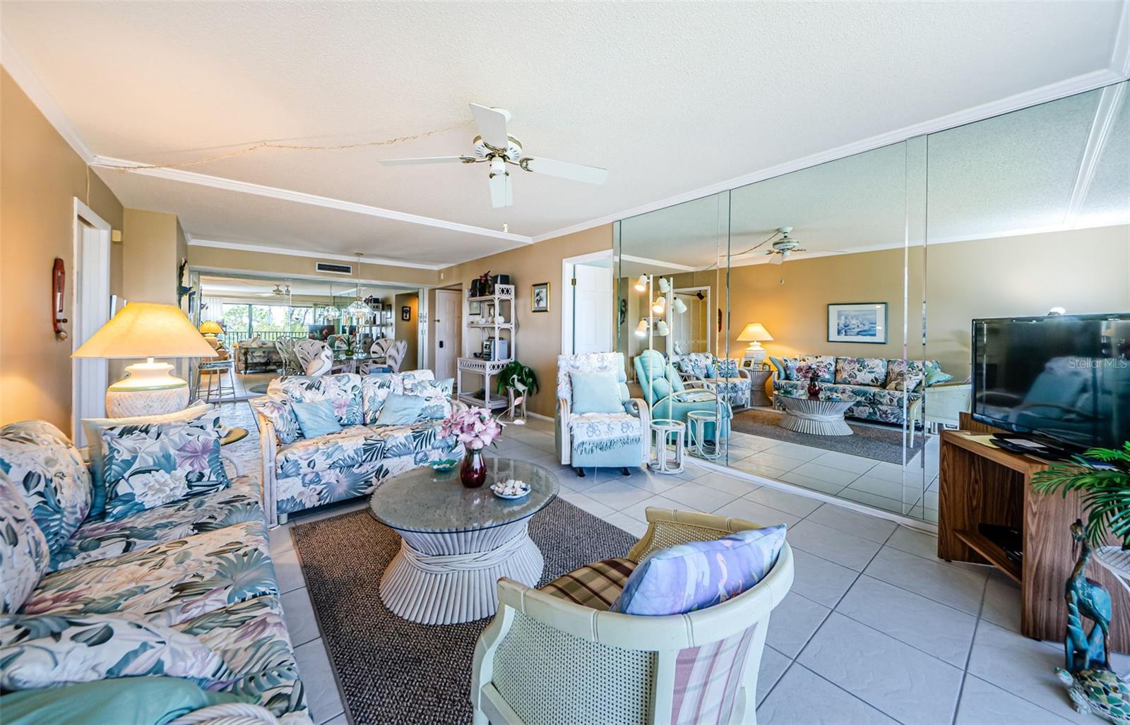 MEDITERRANEAN MANORS - Residential Lease