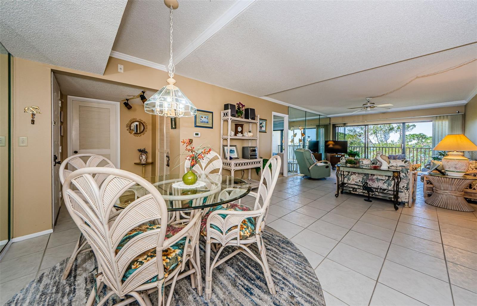 MEDITERRANEAN MANORS - Residential Lease