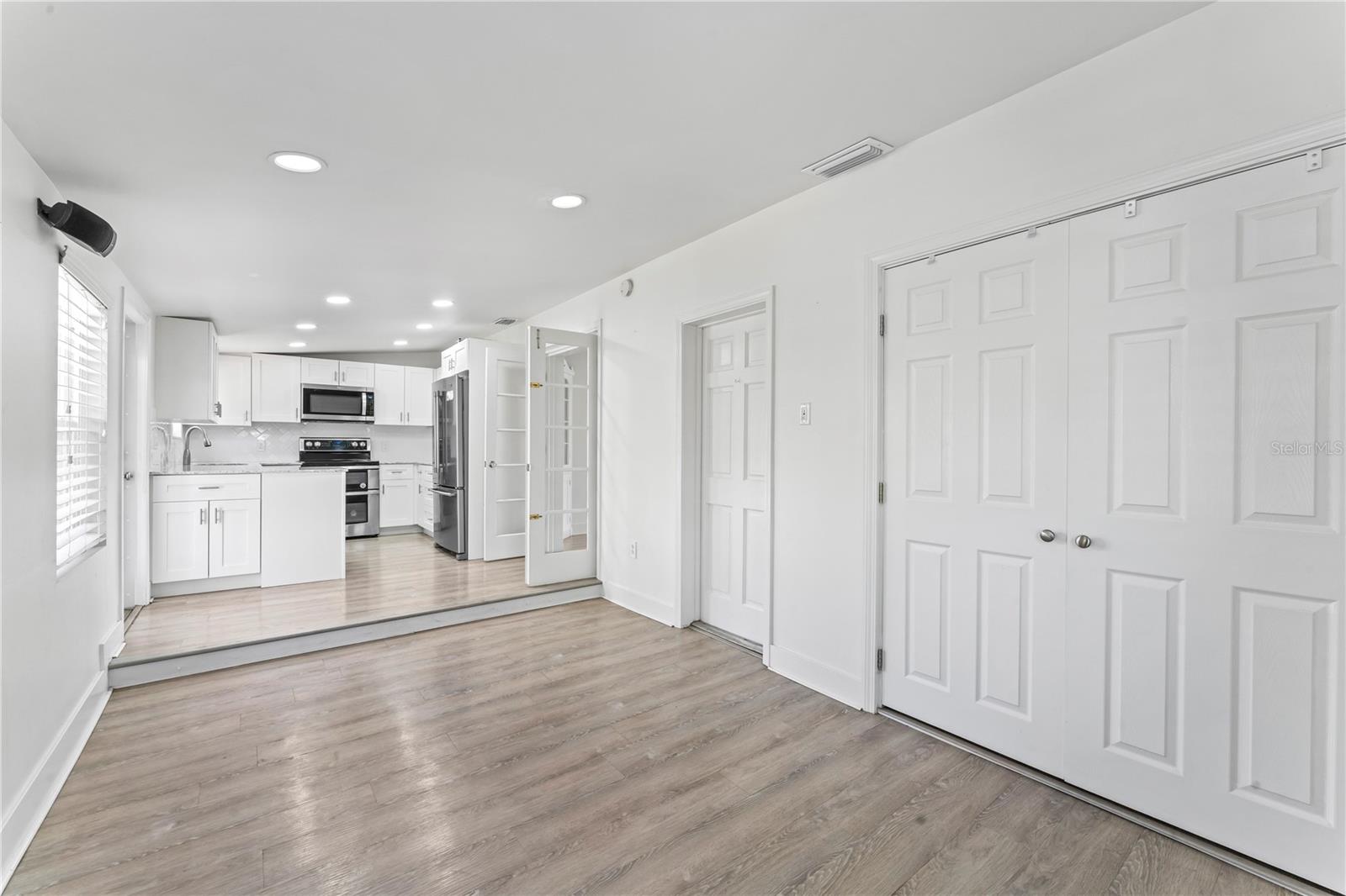 BEL MAR REV UNIT 5 - Residential Lease