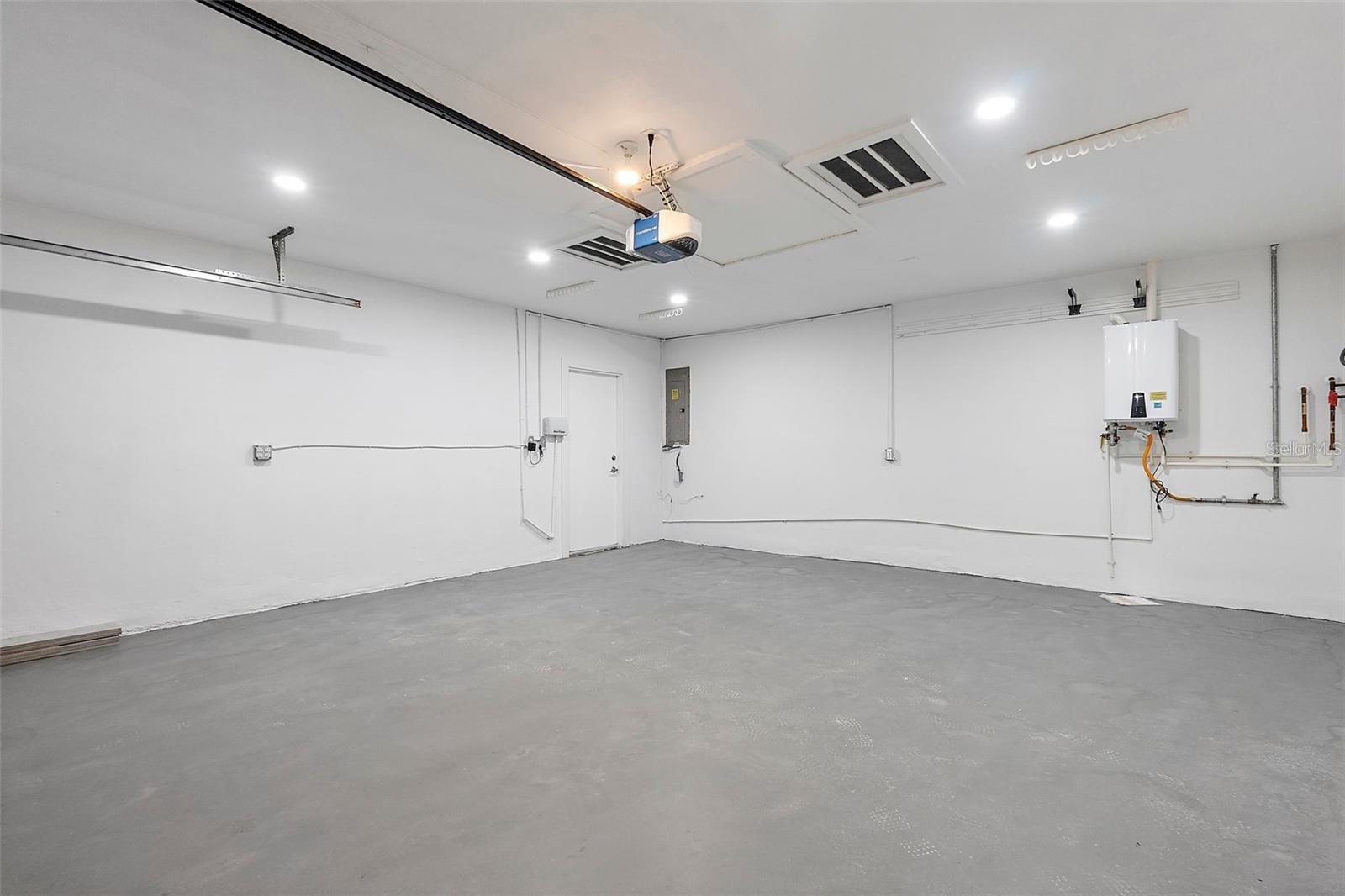 VENETIAN ISLES - Residential