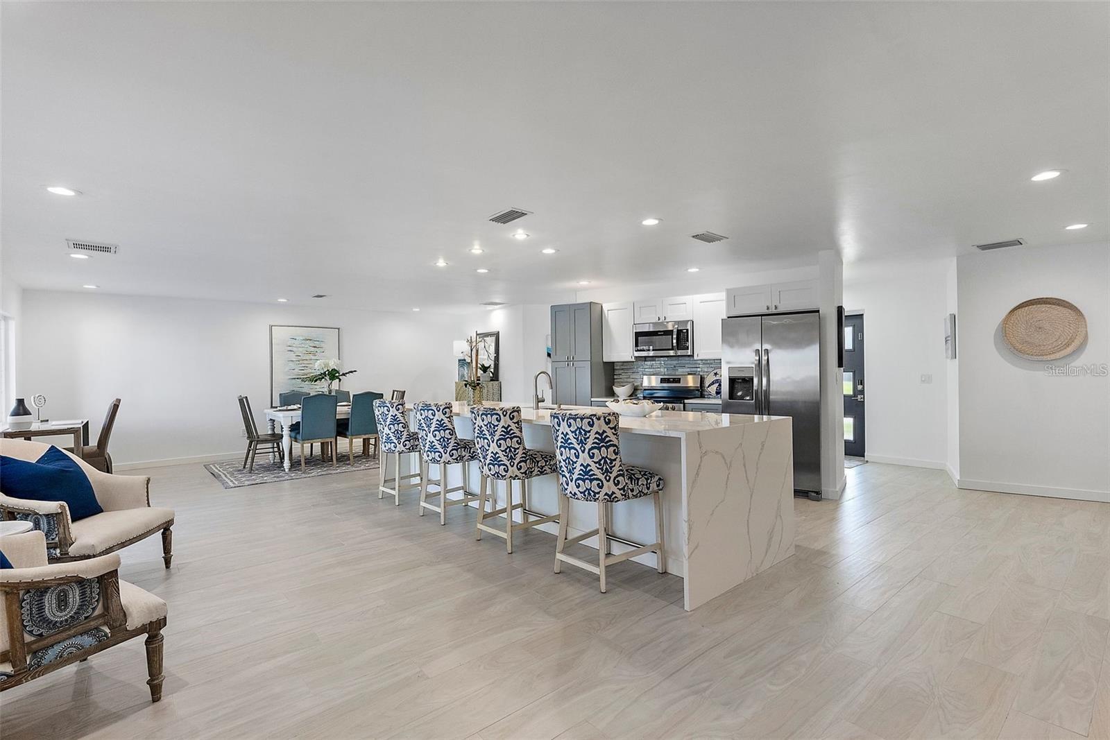 VENETIAN ISLES - Residential