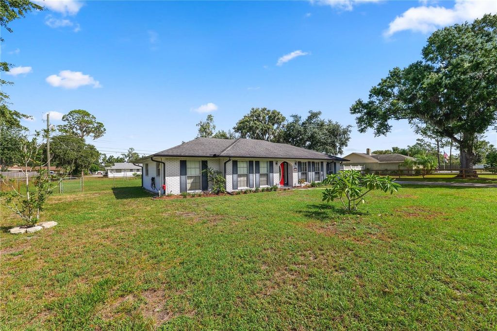 Photo of 3075 Flamingo Lane, Mulberry, FL 33860 (MLS # L4956472)