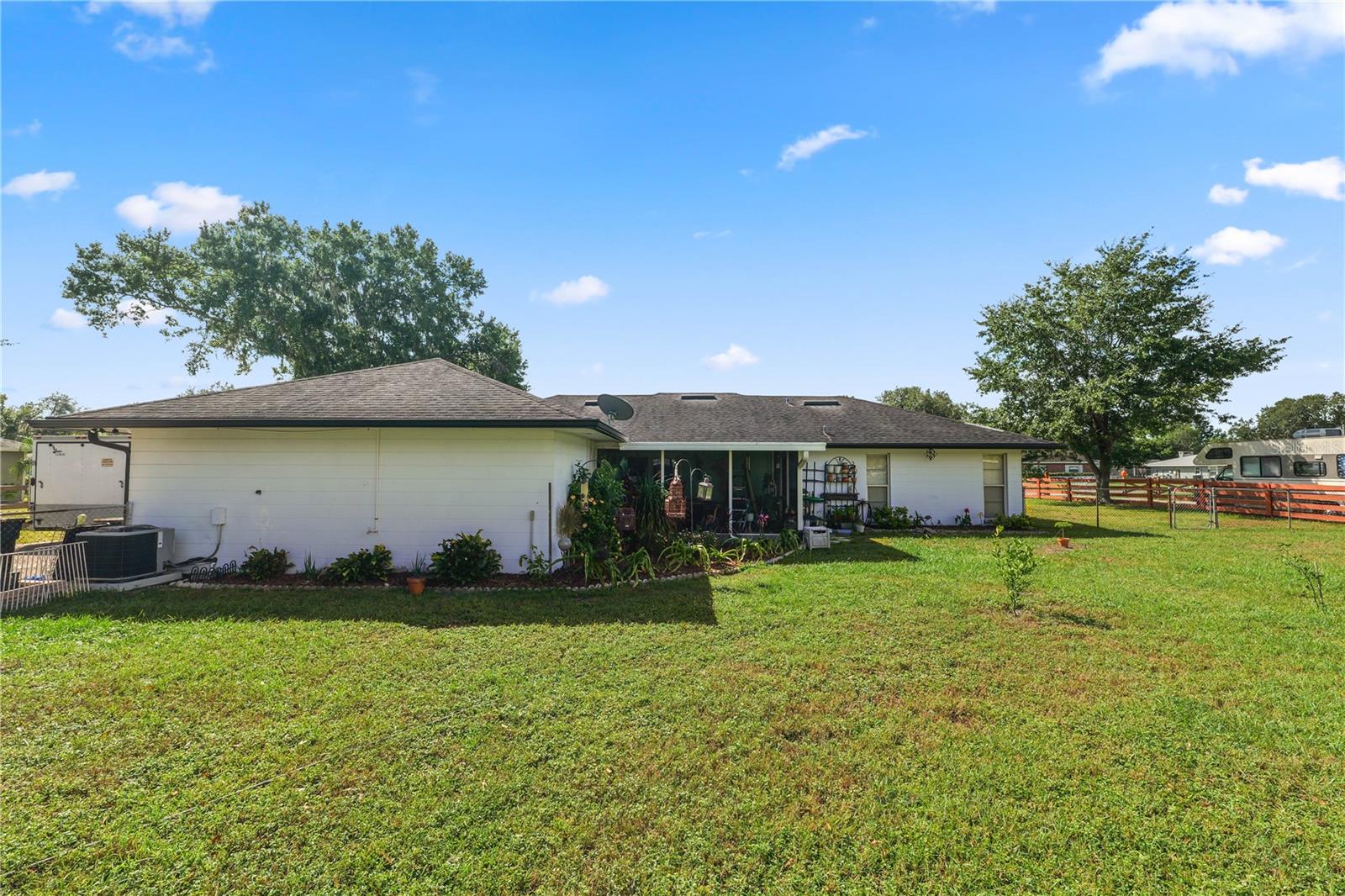 PINE LAKE - Residential