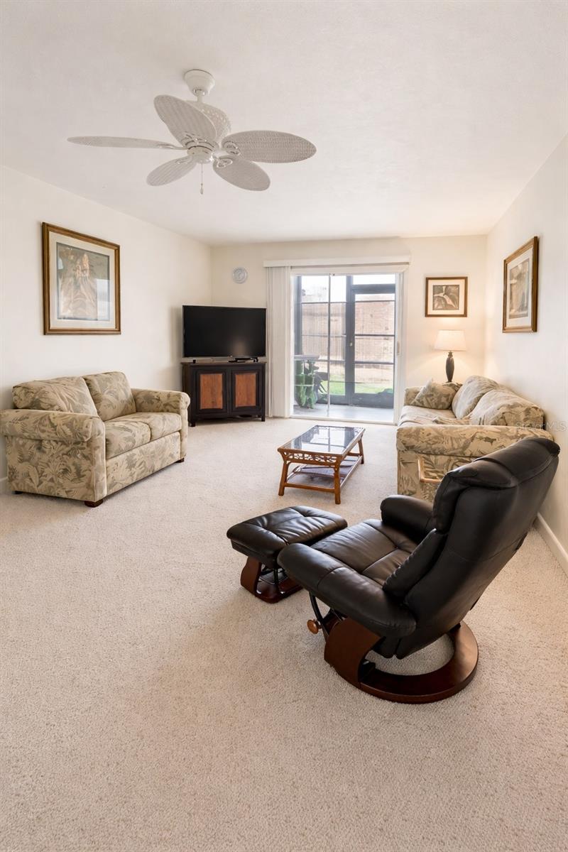 JUNGLE DEN VILLAS PH 05 CONDO - Residential