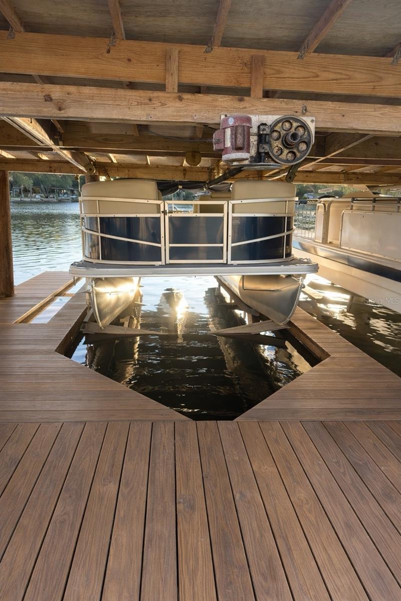 JUNGLE DEN VILLAS PH 05 CONDO - Residential