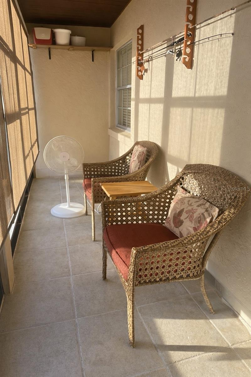 JUNGLE DEN VILLAS PH 05 CONDO - Residential