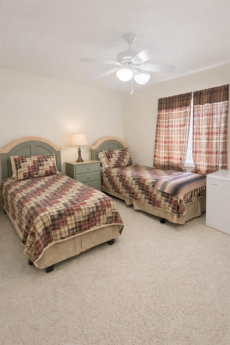 JUNGLE DEN VILLAS PH 05 CONDO - Residential