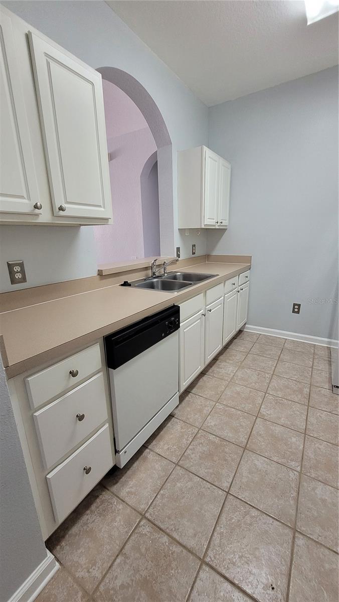 GOLFVIEW AT HUNTERS CREEK PH 01 - Residential Lease