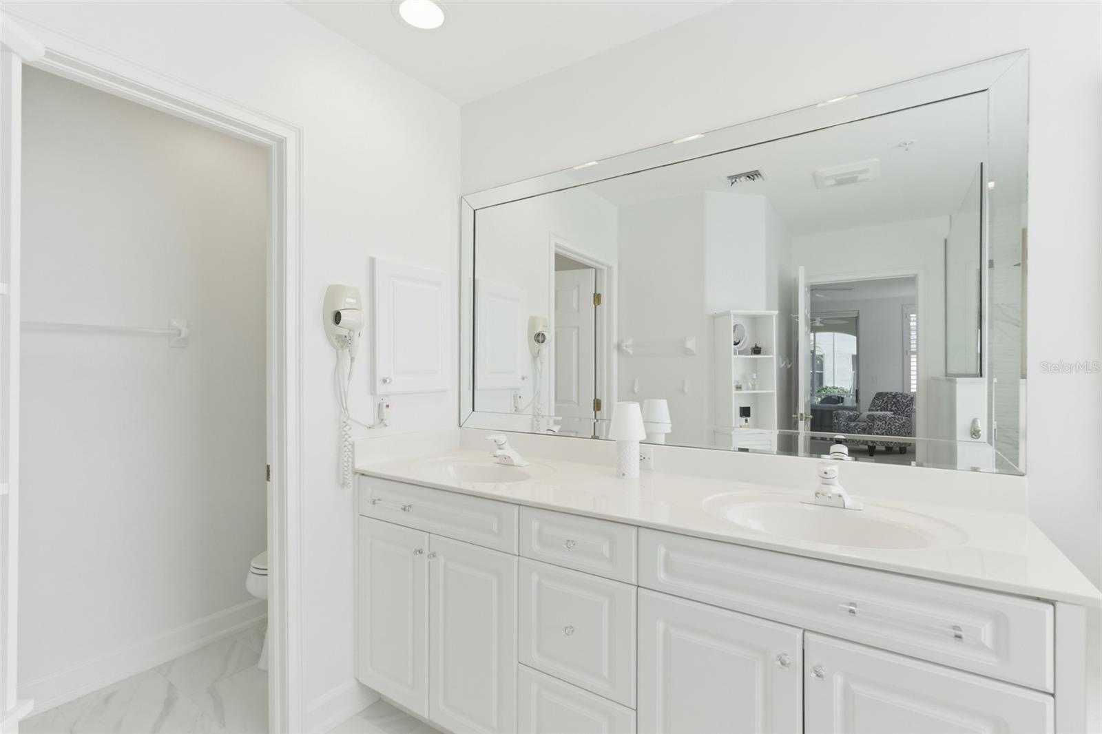 EMERALD ISLE CONDO - Residential