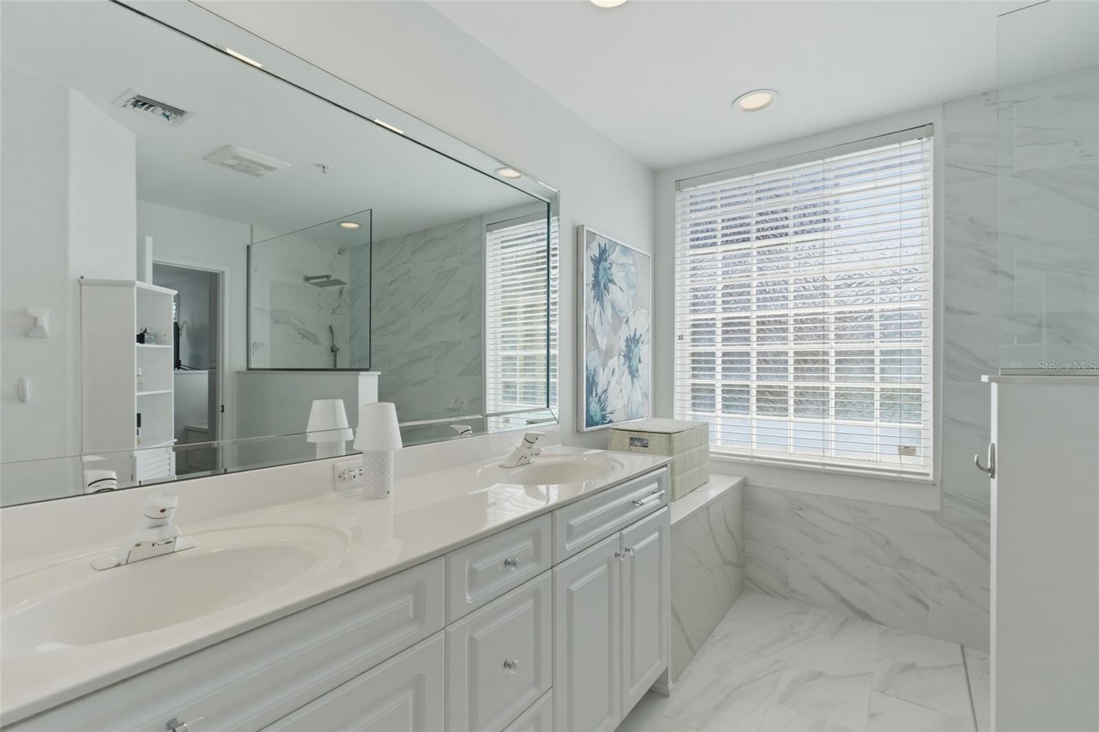 EMERALD ISLE CONDO - Residential