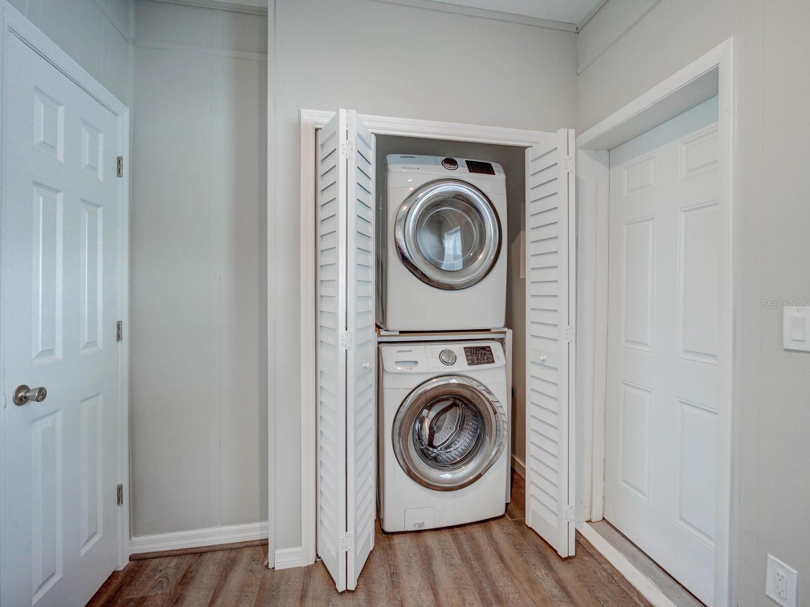 DUNEDIN ISLES COUNTRY CLUB - Residential