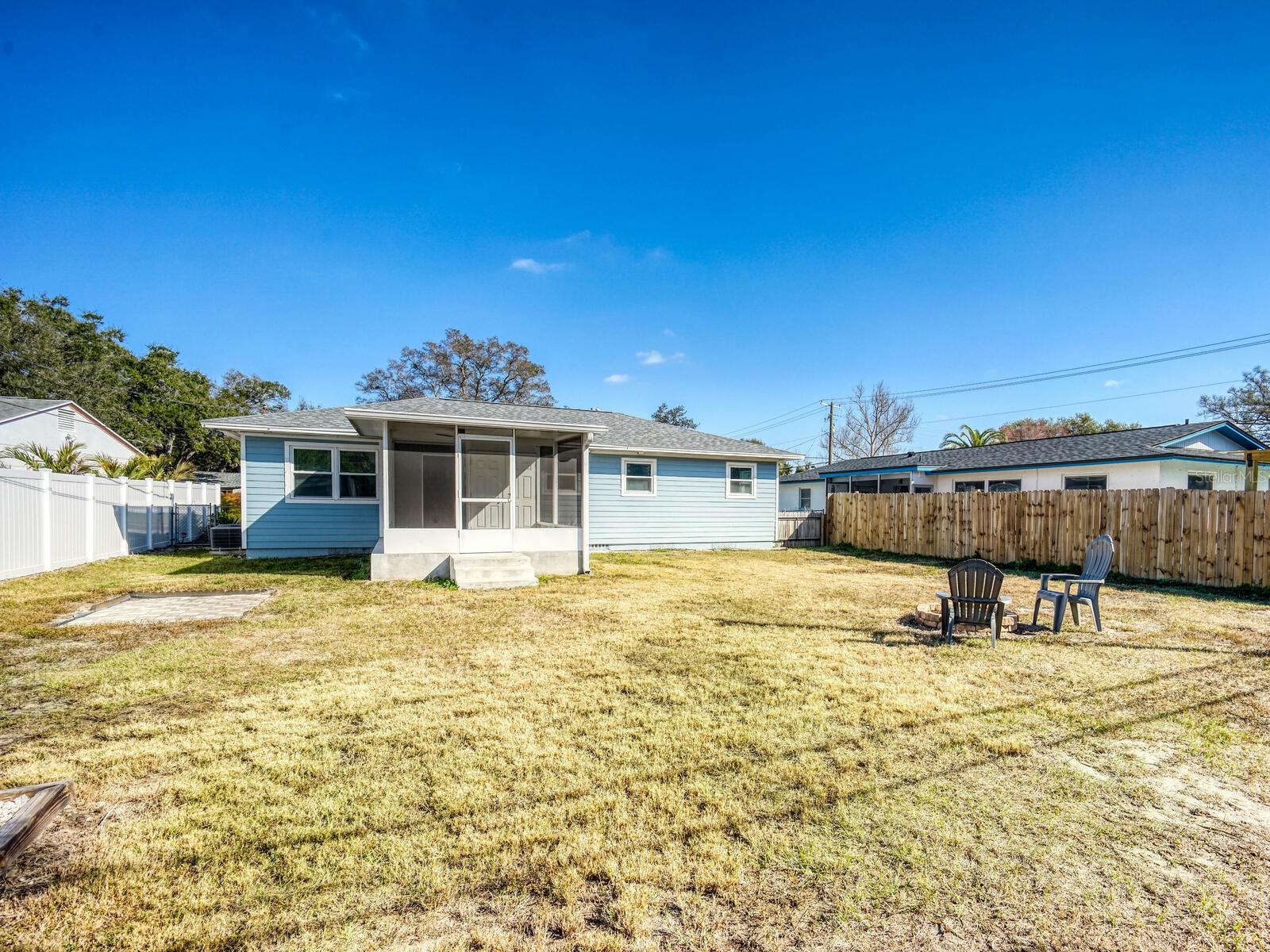 DUNEDIN ISLES COUNTRY CLUB - Residential